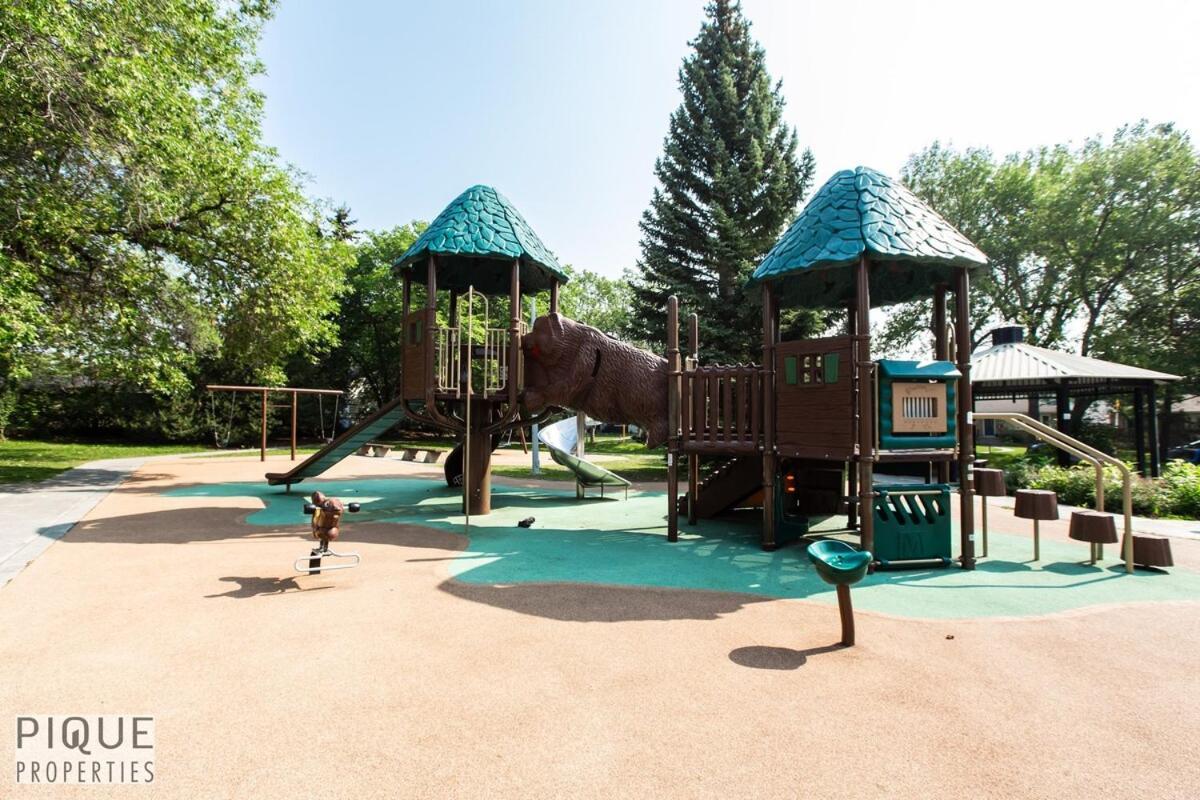 Park Life Escape-king Beds-sleeps 10-pet Friendly *