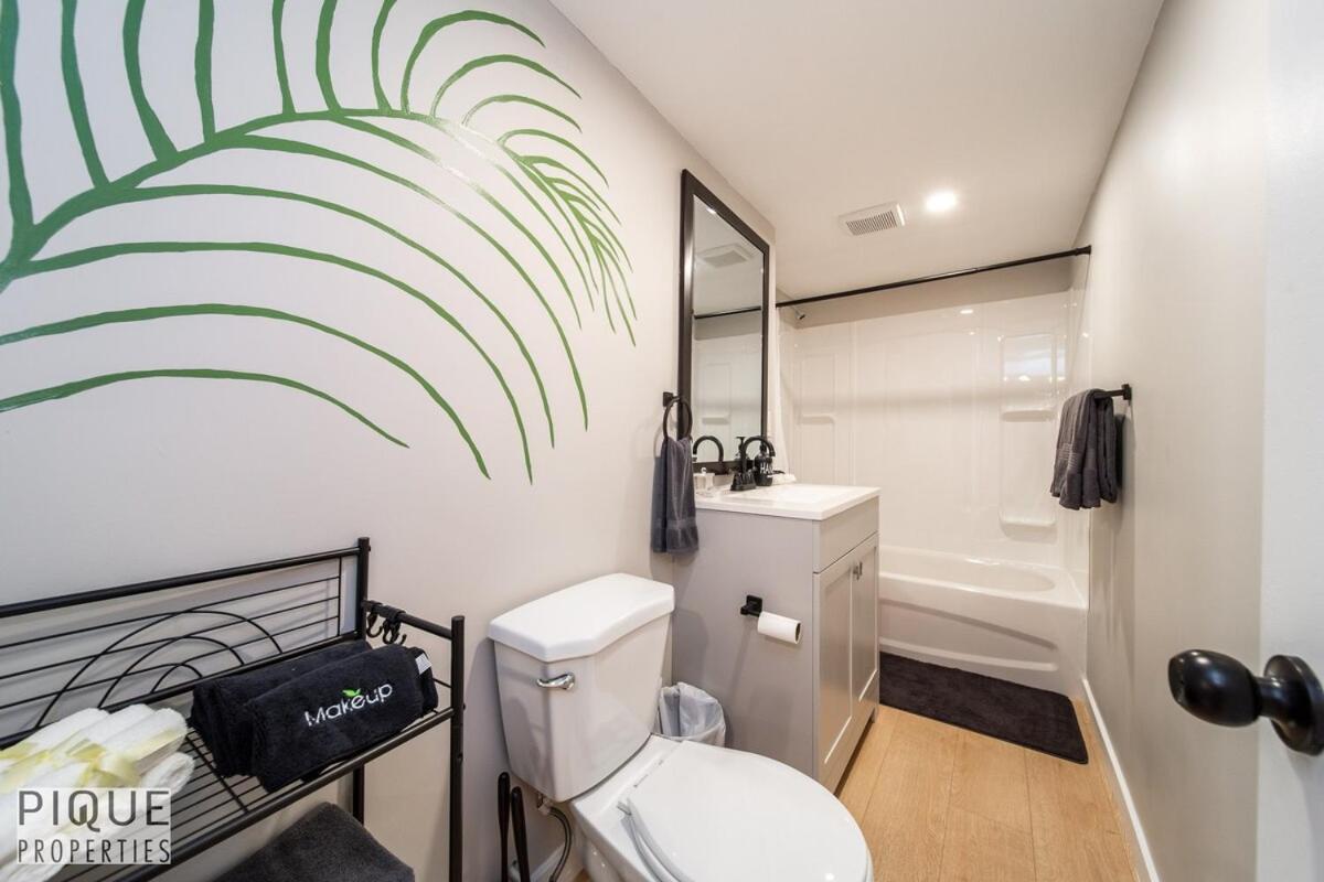 Apartment Park Life Escape-king Beds-sleeps 10-pet Friendly Edmonton